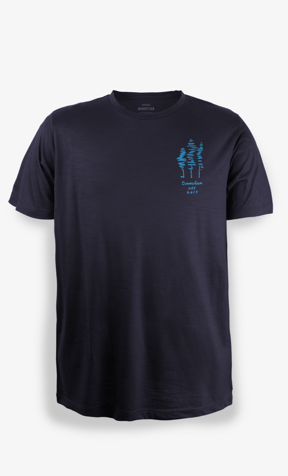 T-shirt mérinos homme marino ultra léger avec imprimé Arbre Est 2013. Confortable, respirant, anti-odeurs et idéal pour le voyage, la randonnée et le quotidien.